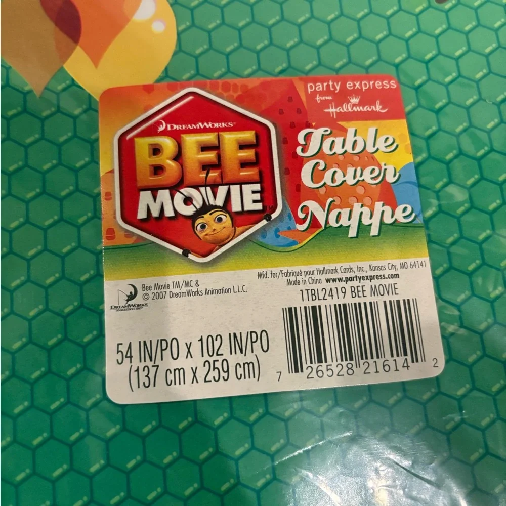 Brand New 2007 Dreamworks Bee Movie Party Table cloths